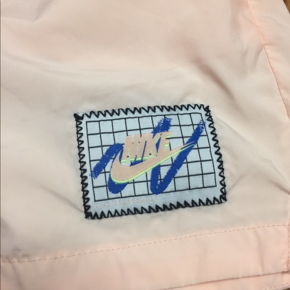 Vintage look nike athletic shorts - Picture 3 of 4